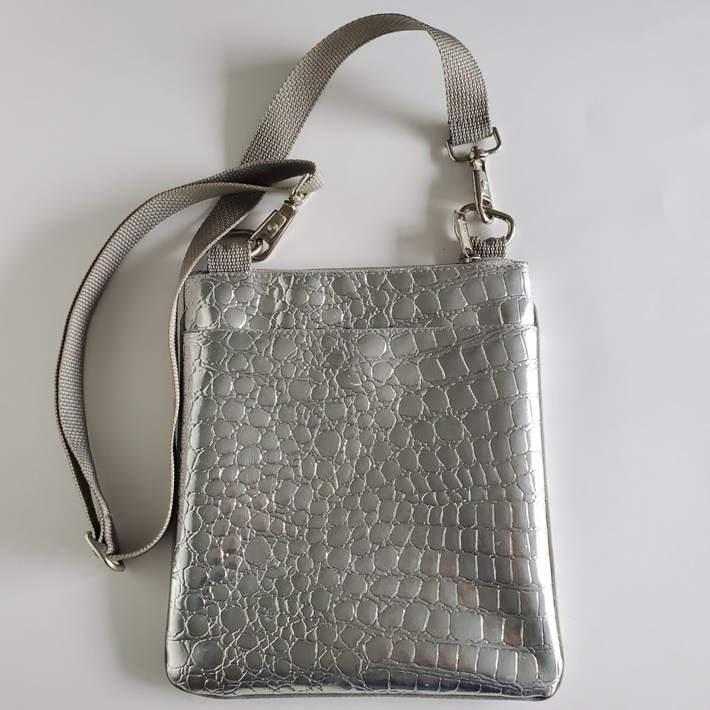 Auth Retro Metallic Silver Croc Crossbody Bag Wide Adjustable Strap Deep Pockets